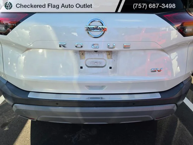 Used 2021 Pearl White Nissan SV image 7
