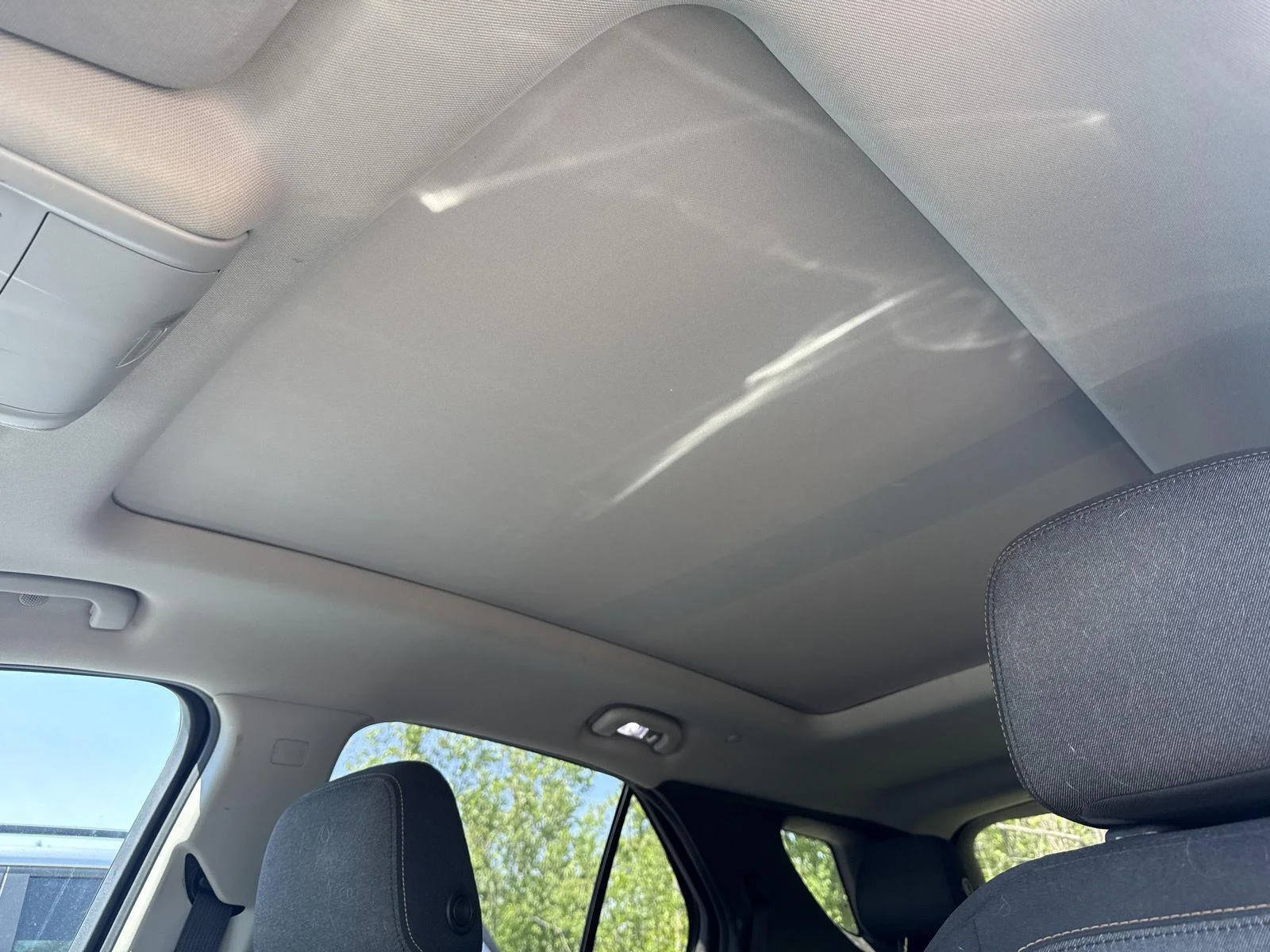 Used 2019 Iridescent Pearl Tricoat Chevrolet LT image 10