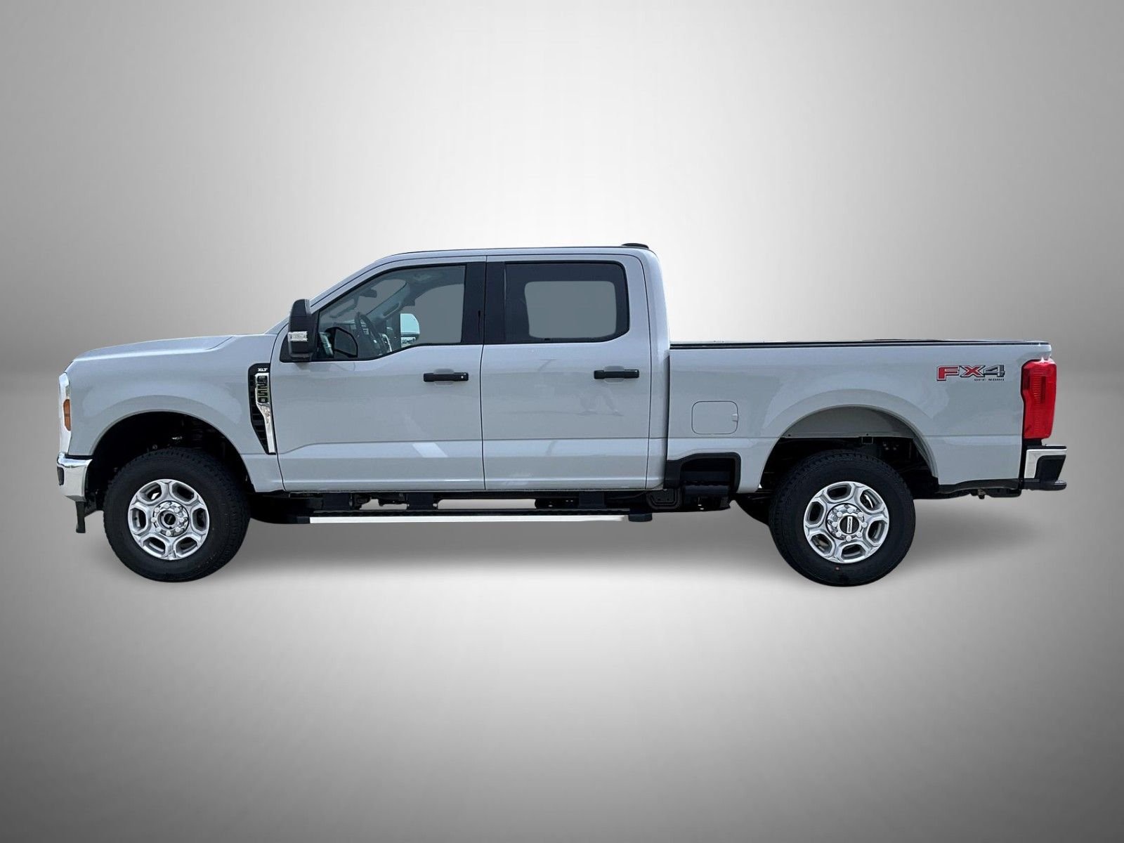 New 2026 Avalanche Ford XLT image 8