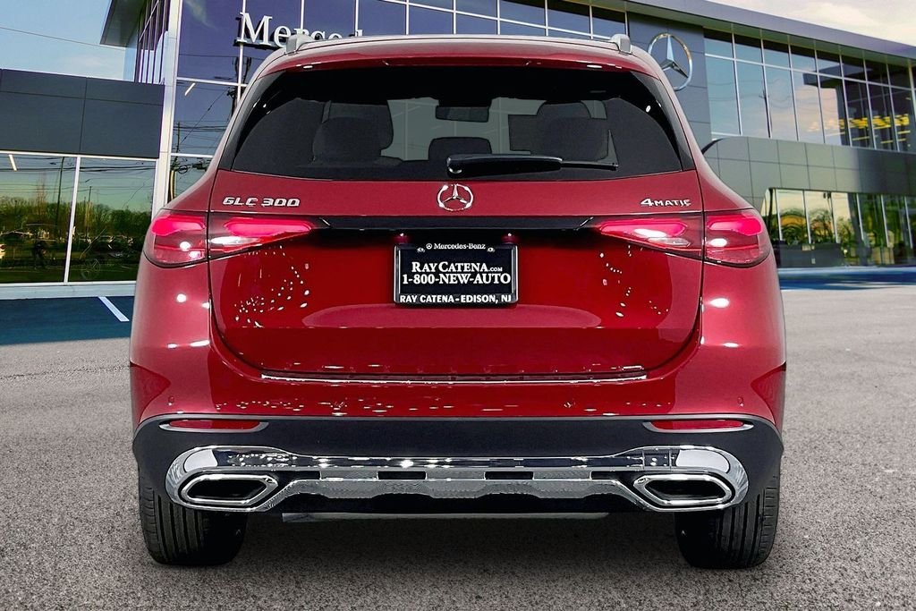 New 2026 MANUFAKTUR Patagonia Red Metallic Mercedes-Benz GLC 300 image 4