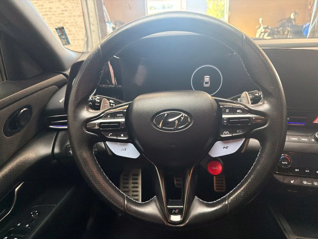 Used 2023 Phantom Black Hyundai Base image 18