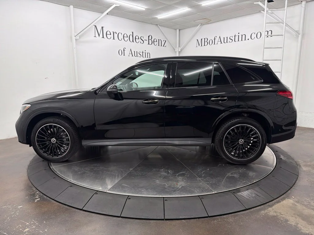 New 2027 Black Mercedes-Benz GLC 300 image 4