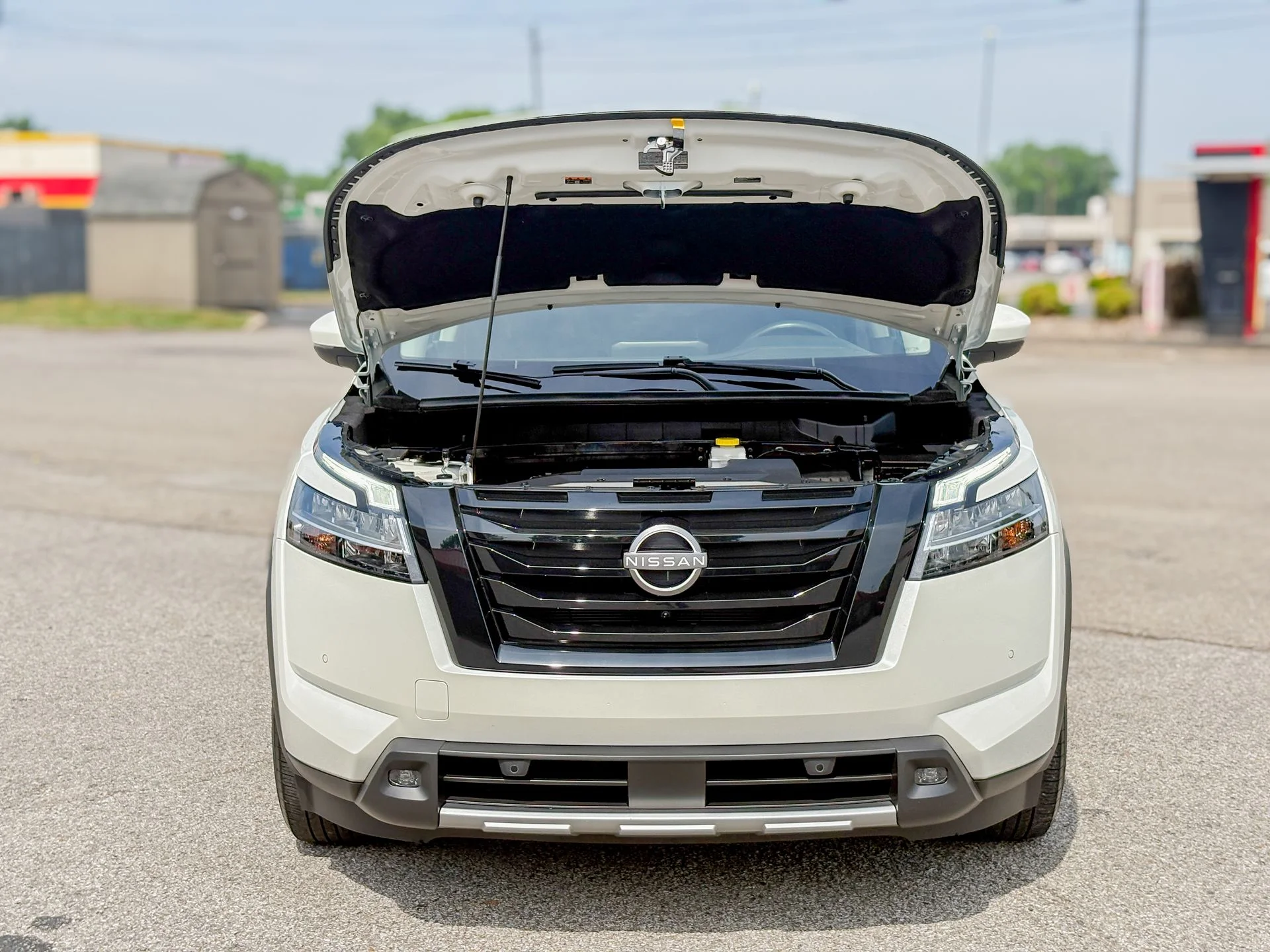 Used 2023 White Nissan SL image 35