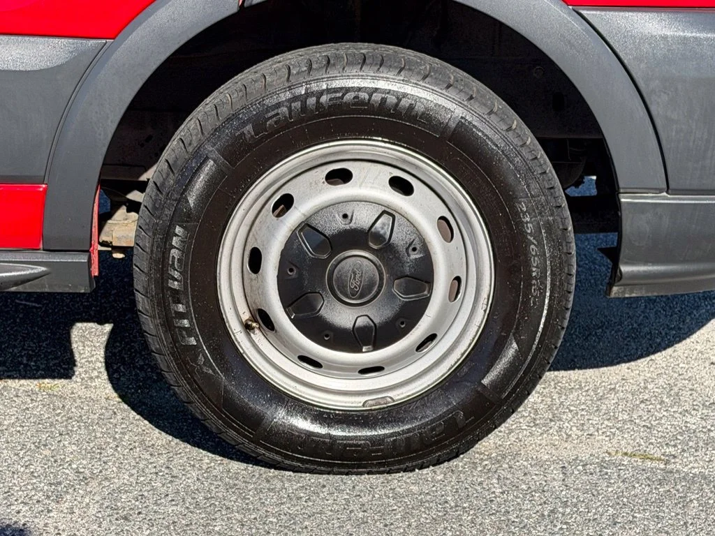 Used 2015 Red Ford Base image 34