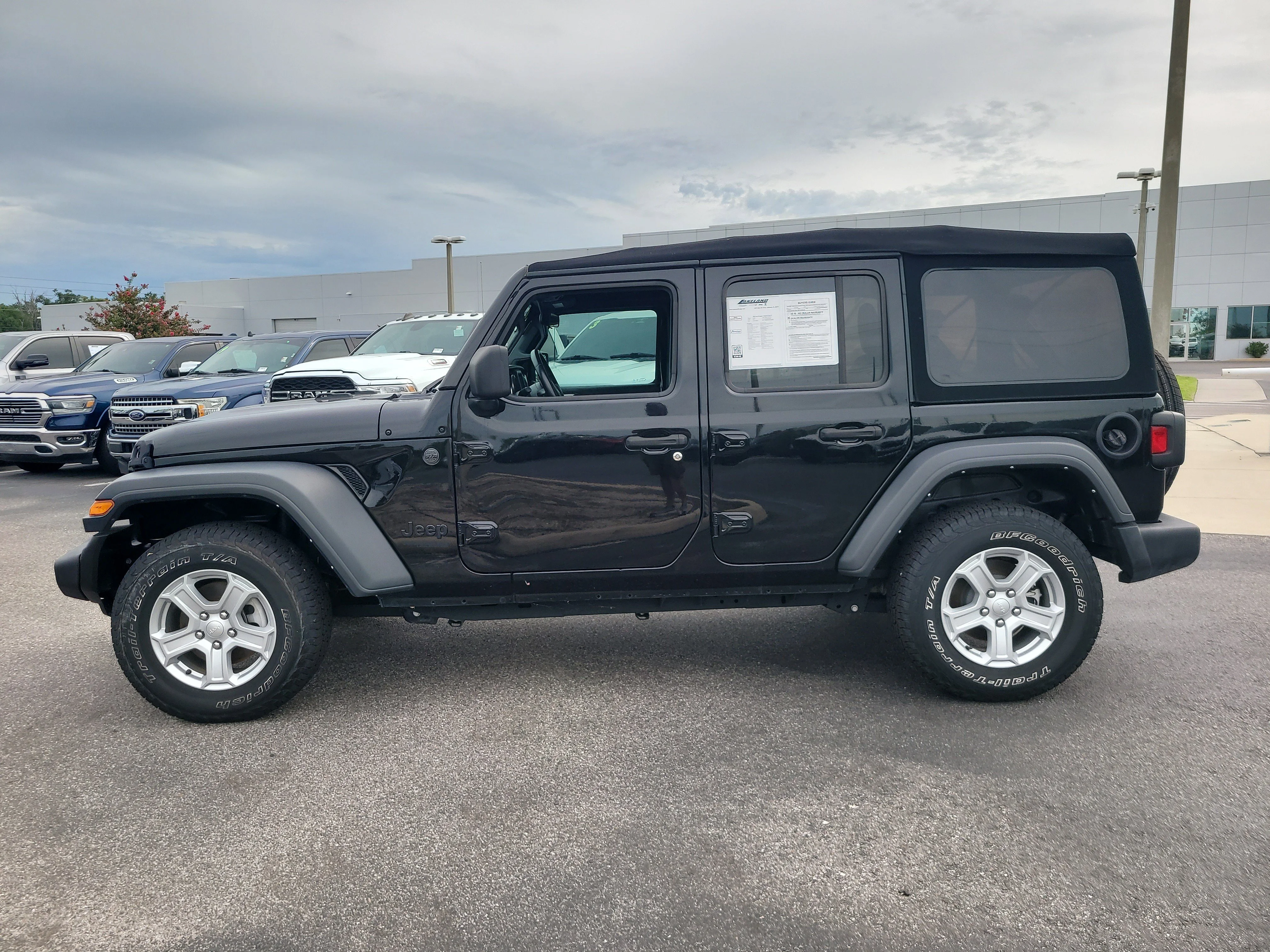 Used 2022 Black Clearcoat Jeep Unlimited Sport S image 7