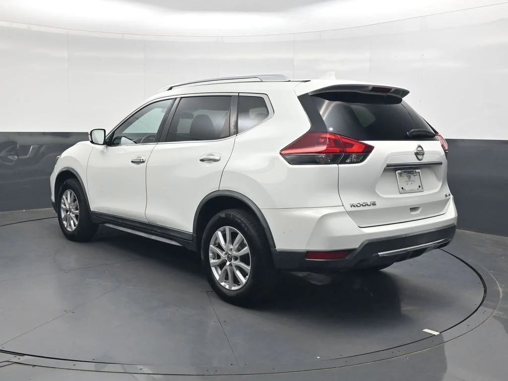 Used 2018 Glacier White Nissan SV image 6