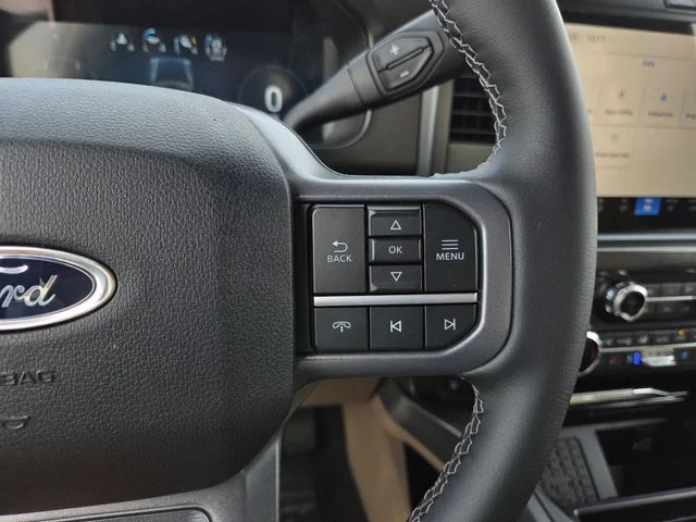 New 2026 Star White Metallic Tri-Coat Ford F-250® Lariat® image 44