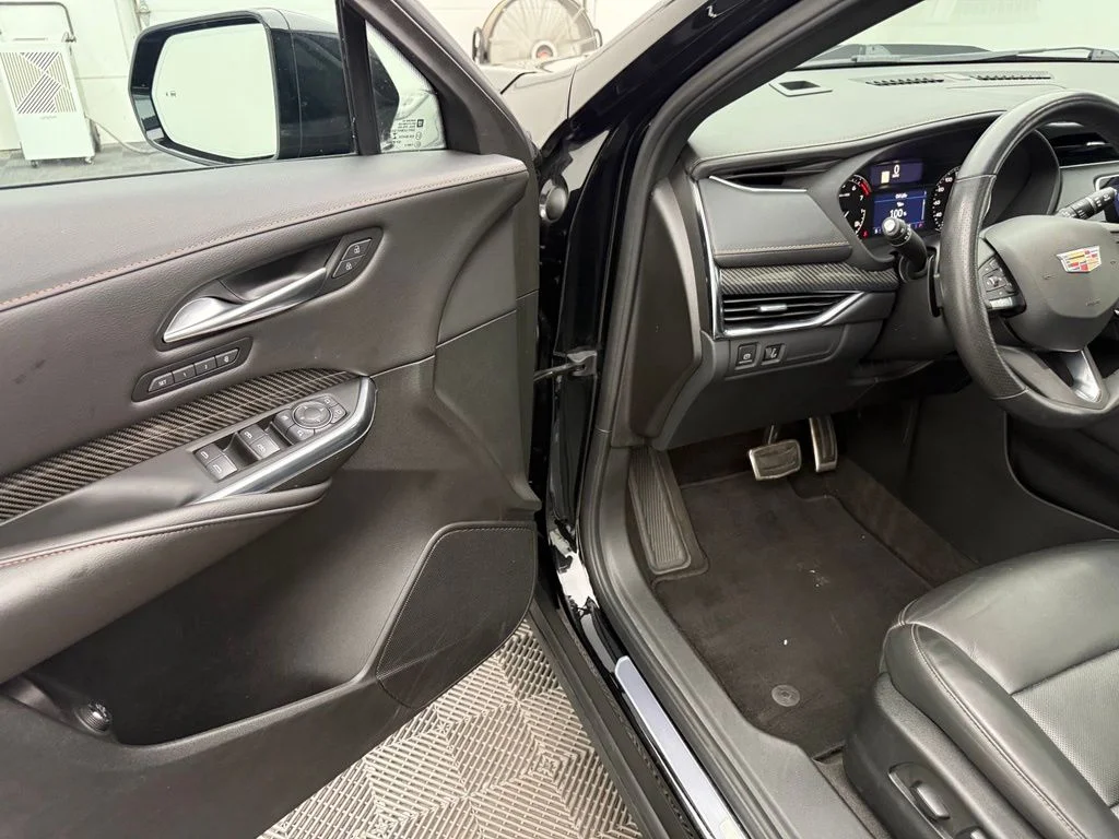 Used 2022 Black Cadillac Sport image 17