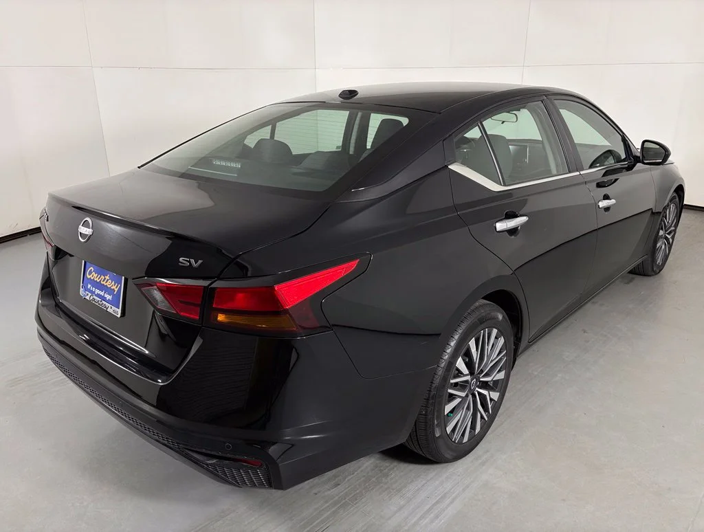 Used 2024 Black Nissan 2.5 SV image 8