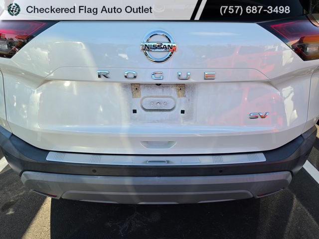 Used 2021 Pearl White Nissan SV image 7
