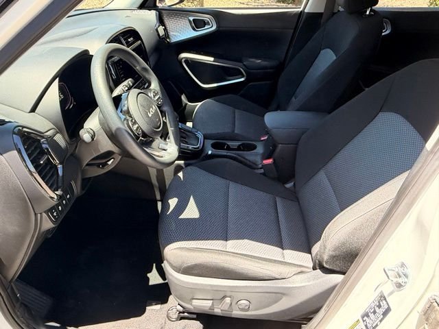 Used 2025 White Kia S image 9