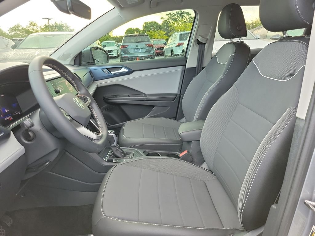 Certified Used 2024  Volkswagen 1.5T SE image 10