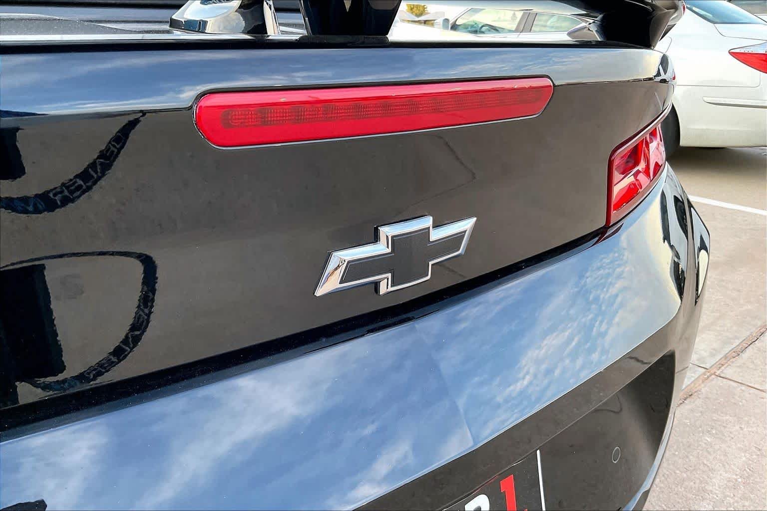 Used 2018 Mosaic Black Metallic Chevrolet 2SS image 29