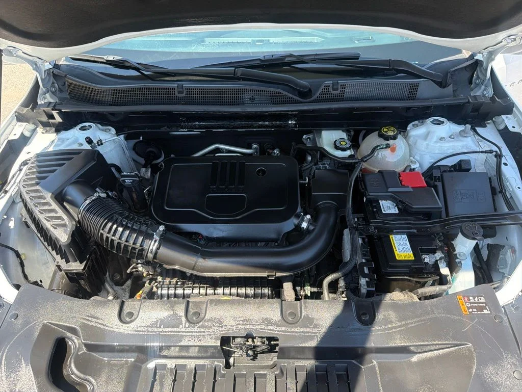 Used 2023 White Chevrolet LT image 11