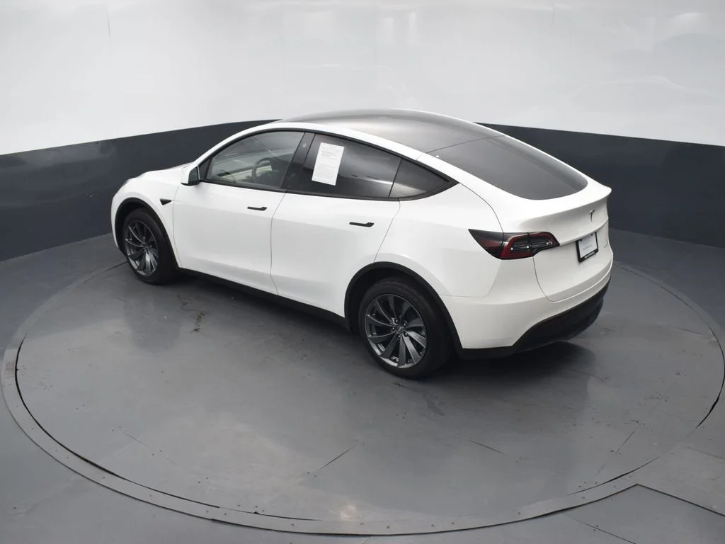 Used 2022 White Tesla Long Range image 34
