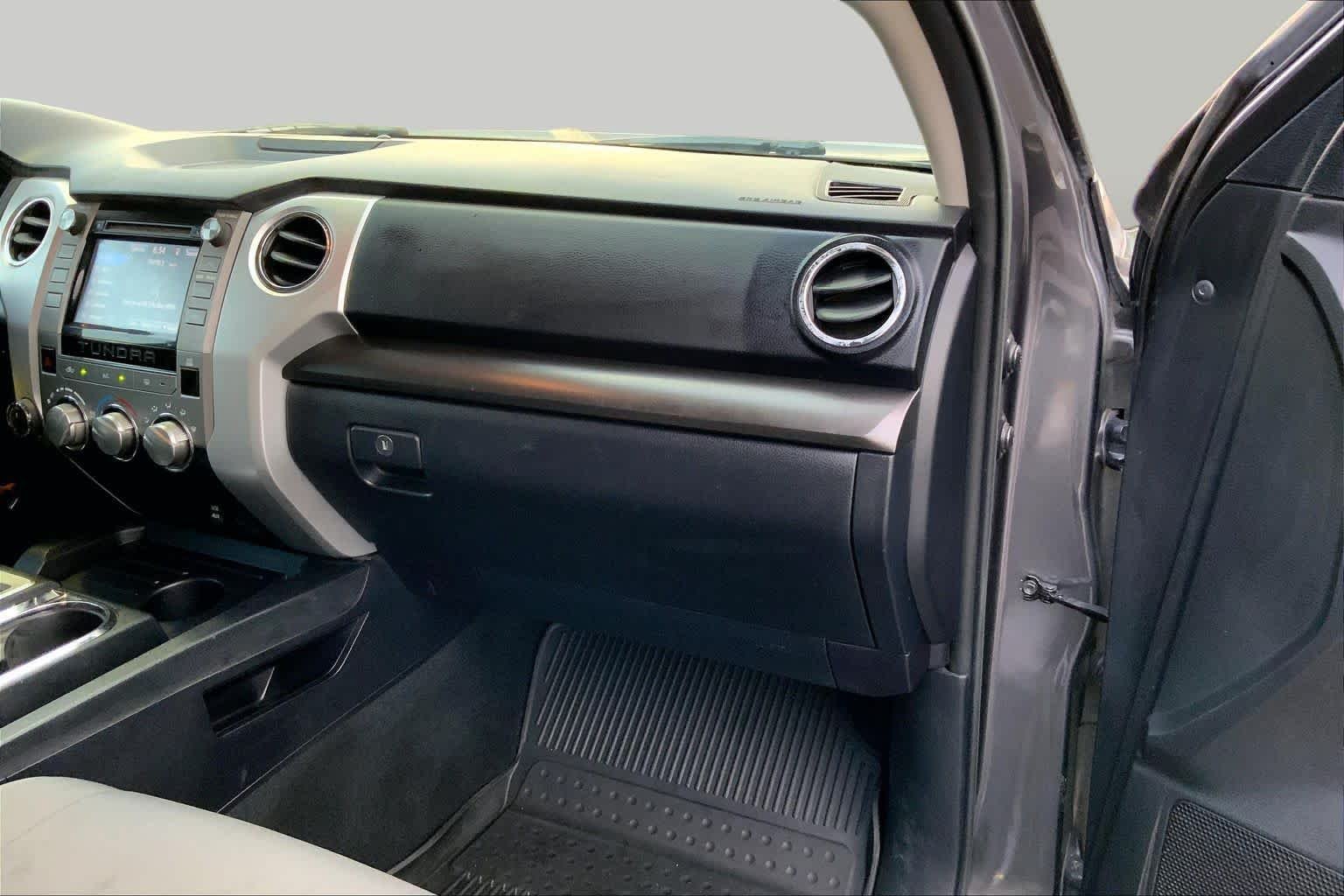 Used 2018 Magnetic Gray Metallic Toyota SR5 image 18