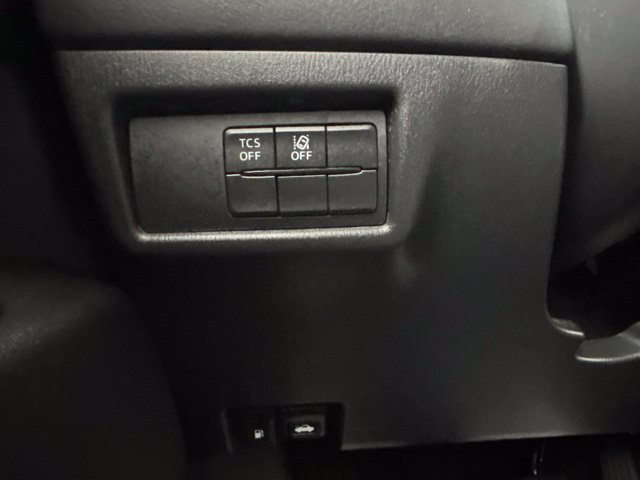 Used 2020 White Mazda Touring image 19
