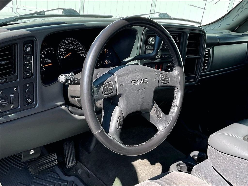 Used 2005 Silver Birch Metallic GMC SLE image 8