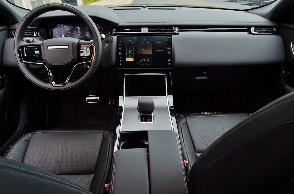 New 2026 Carpathian Grey Land Rover Belgravia Edition image 9