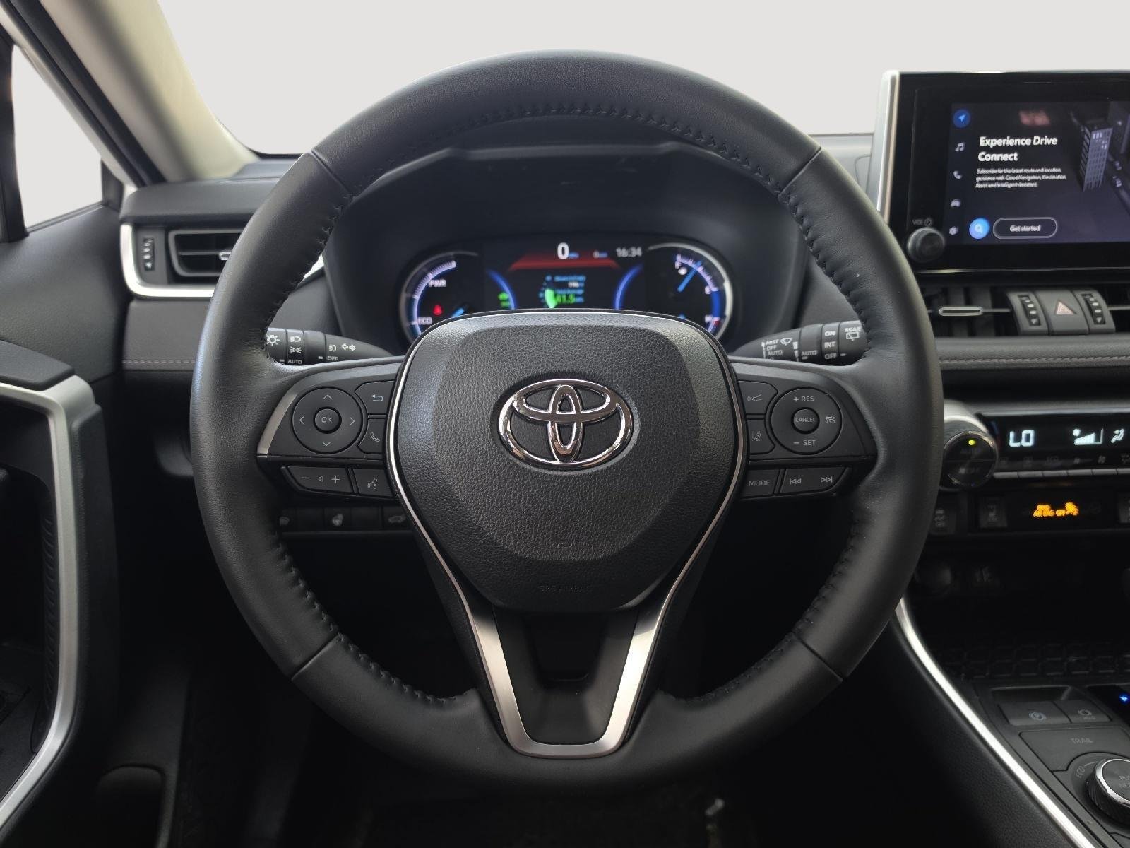 Used 2024 Wind Chill Pearl Toyota XLE Premium image 47