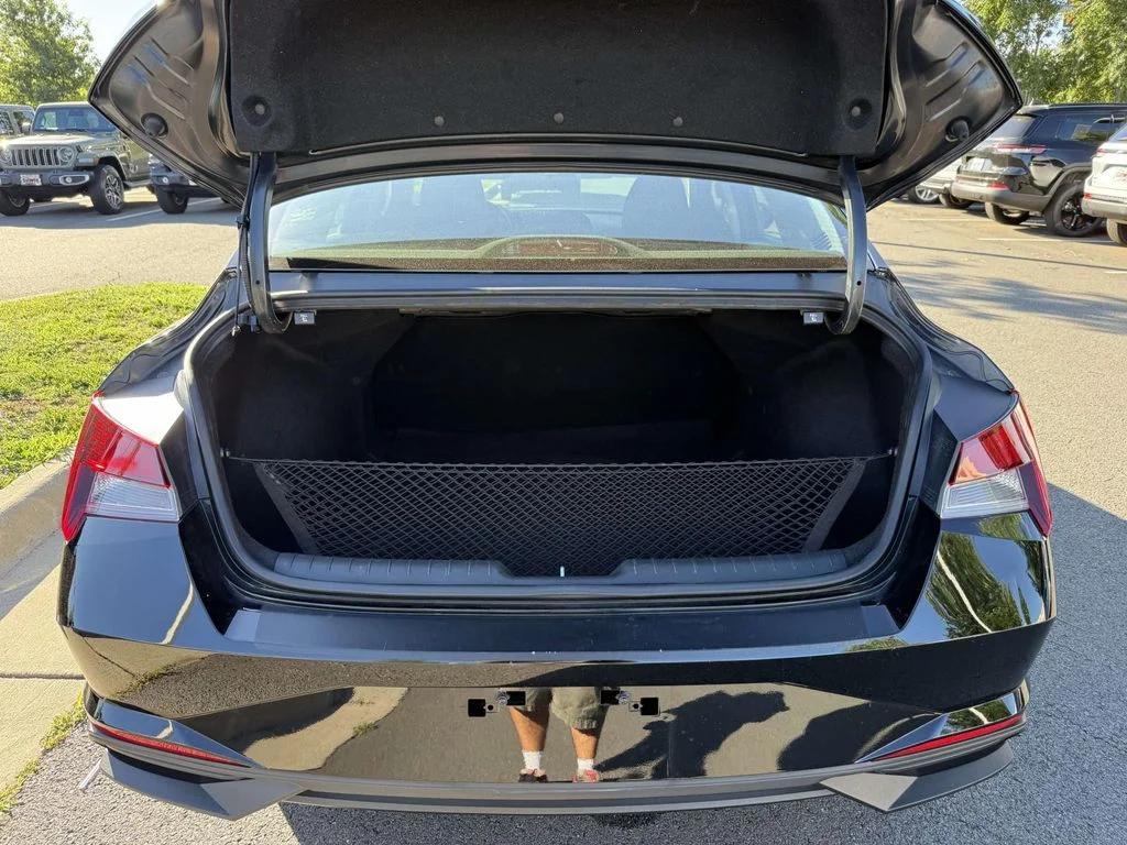 Used 2021 Black Hyundai SEL image 34