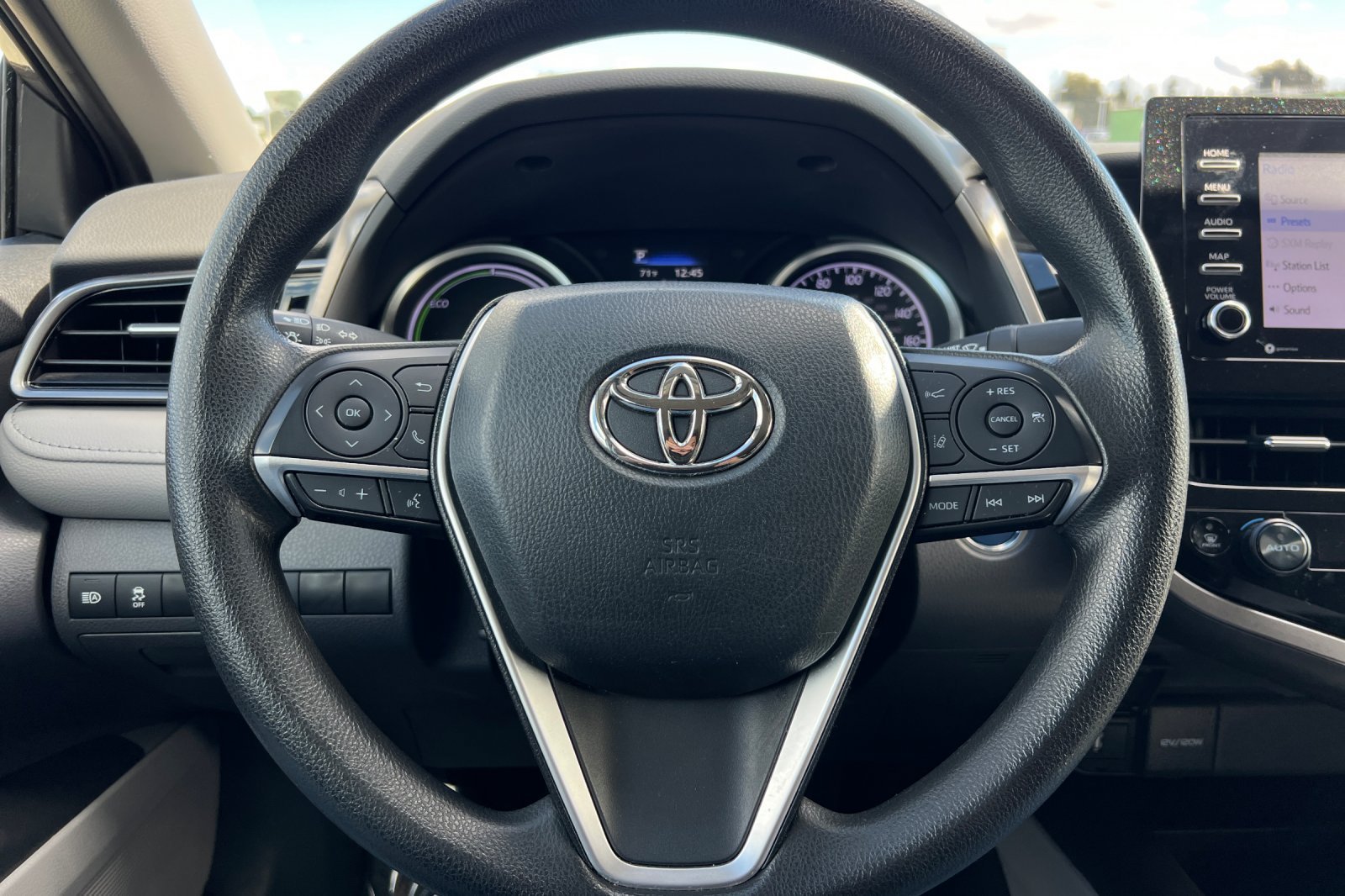Used 2022 Predawn Gray Mica Toyota LE image 23