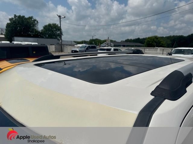 Used 2012 White Ford Limited image 3