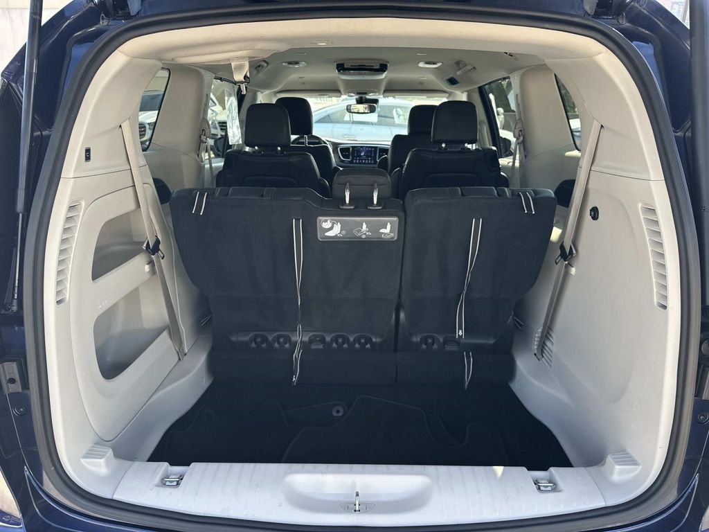 Used 2019 Blue Pearl Chrysler Touring L image 14