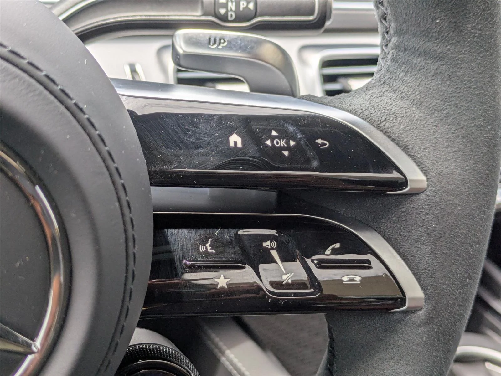 Used 2025 Obsidian Black Metallic Mercedes-Benz AMG® GLE 63 S image 18