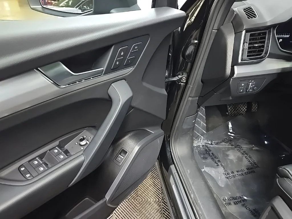 Used 2025 Black Audi 45 S line Premium image 28