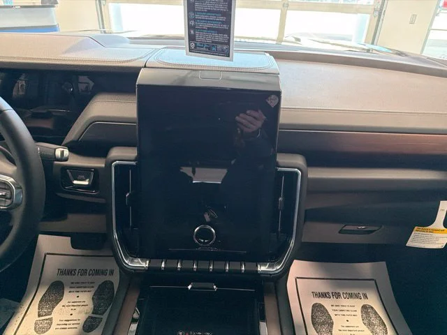 2027 GMC Yukon Denali - Photo 41