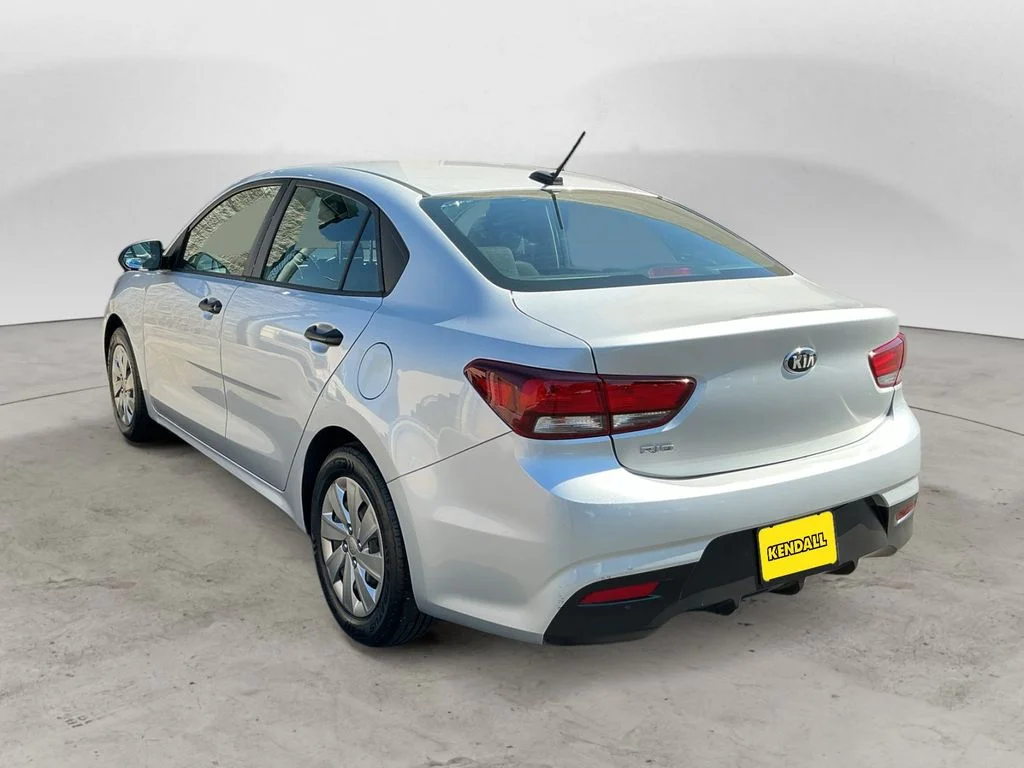 Used 2018 Silver Kia LX image 7