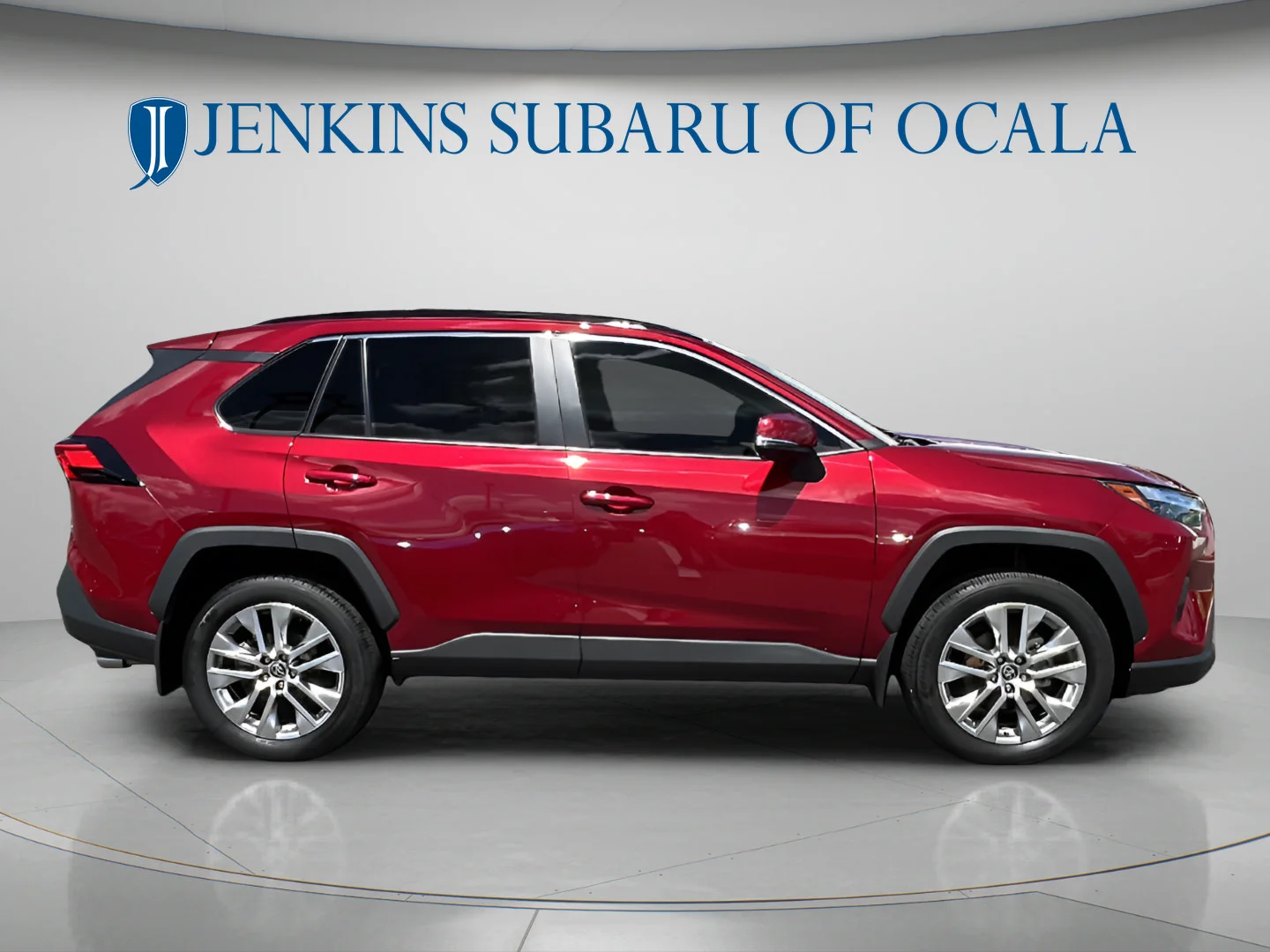 Used 2025 Pearl Toyota XLE Premium image 8