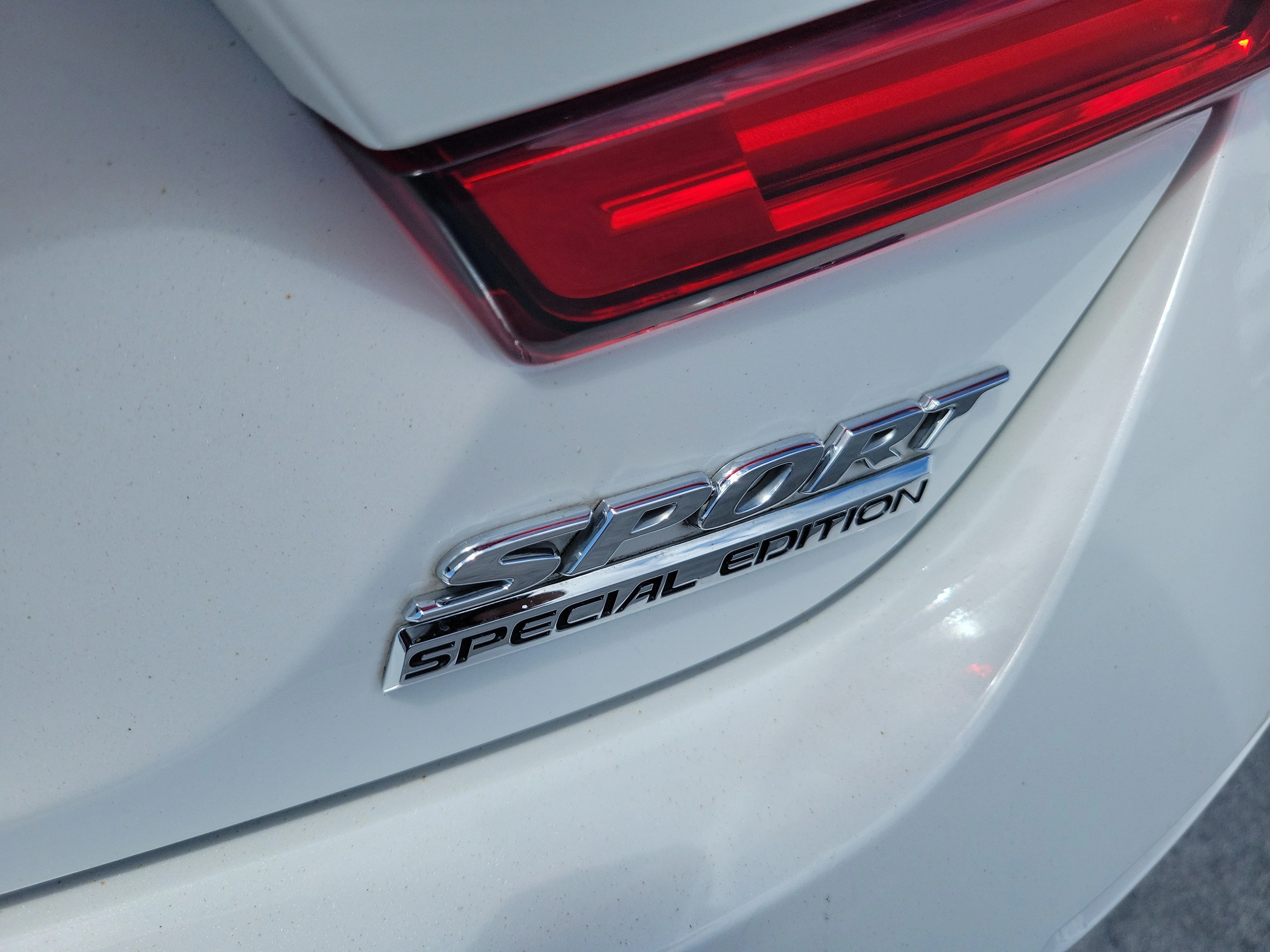 Used 2022 White Honda Sport Special Edition image 8