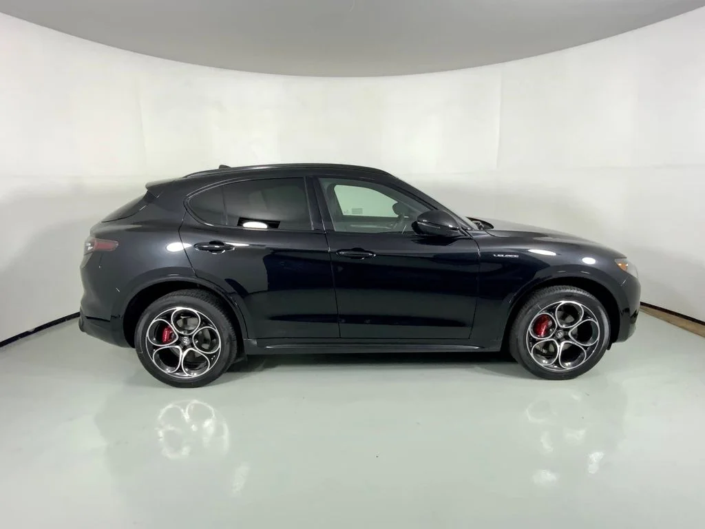 2026 Alfa Romeo Stelvio Base - Photo 3