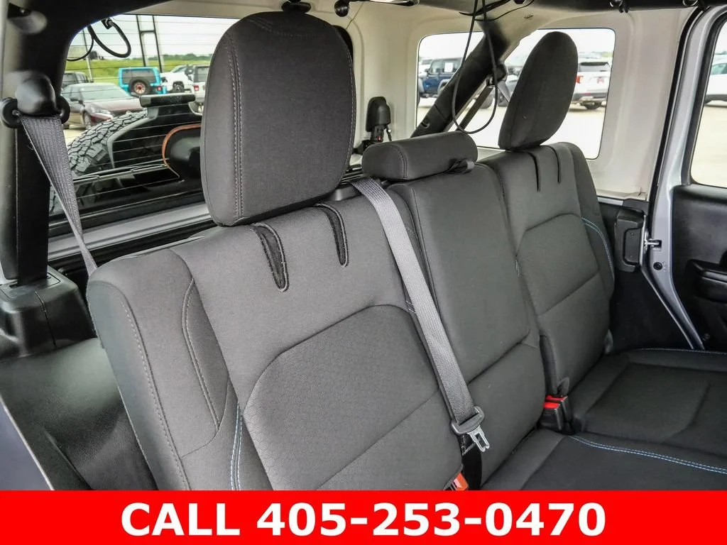 Used 2023 Silver Jeep Rubicon 4x4 image 31