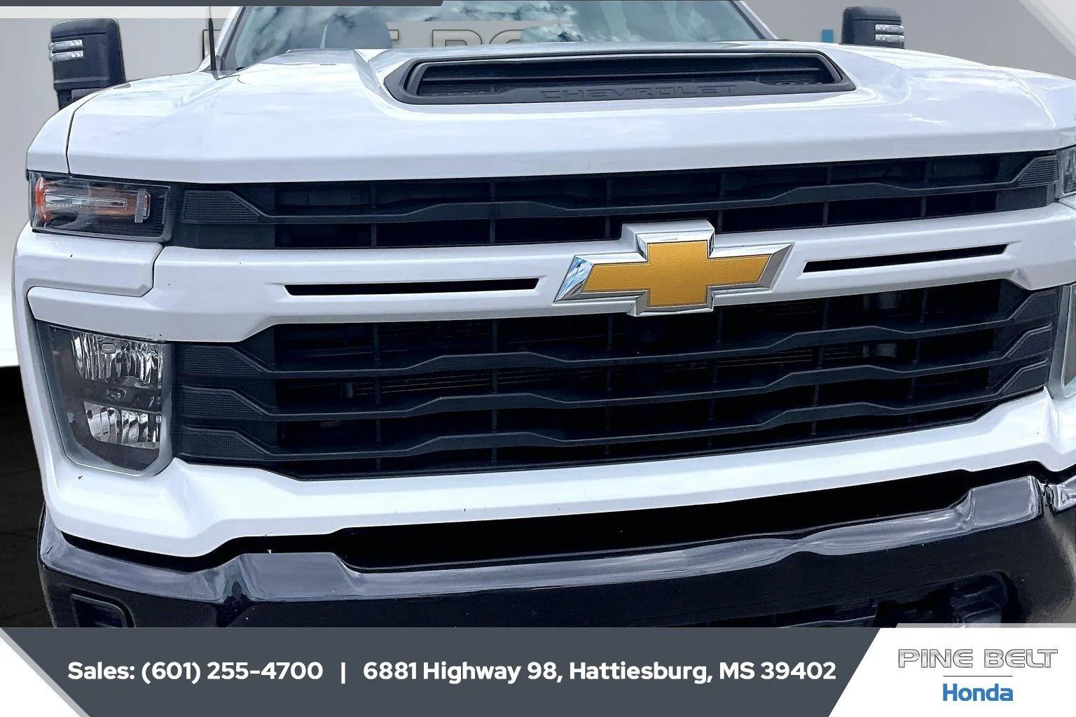 Used 2024 Summit White Chevrolet Custom image 20