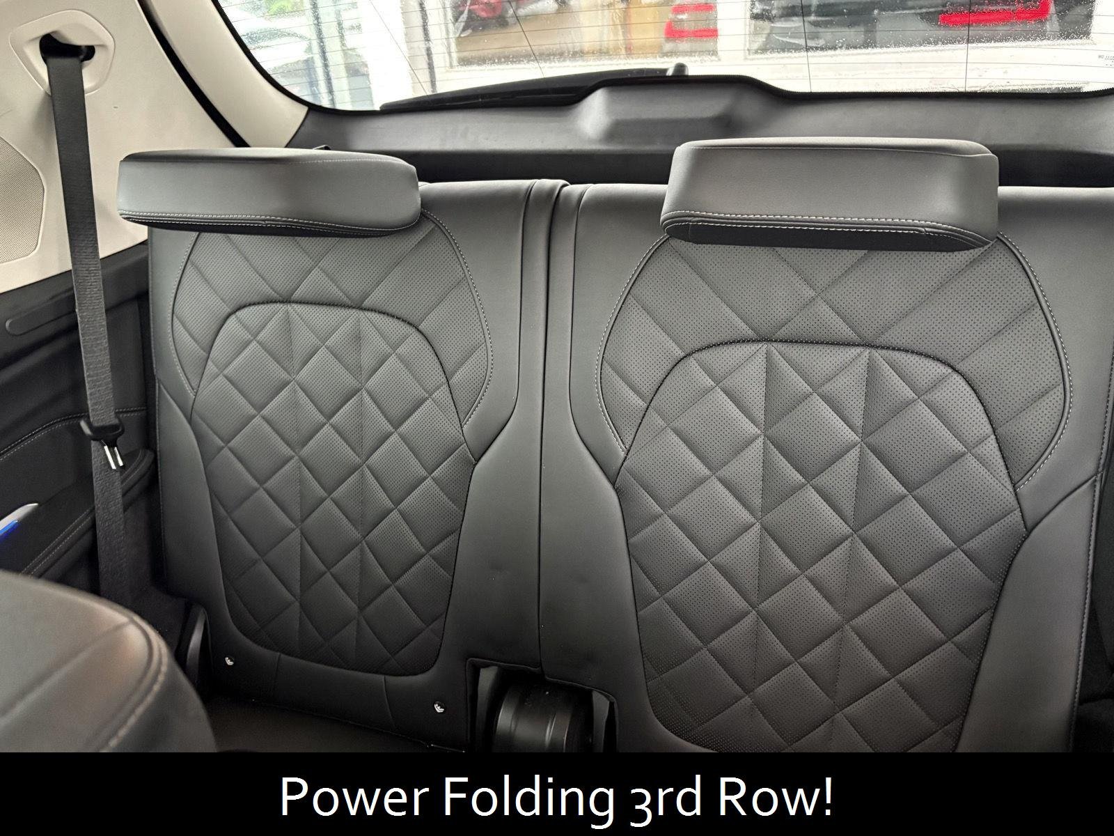 Used 2024 Skyscraper Grey Metallic BMW xDrive40i image 16