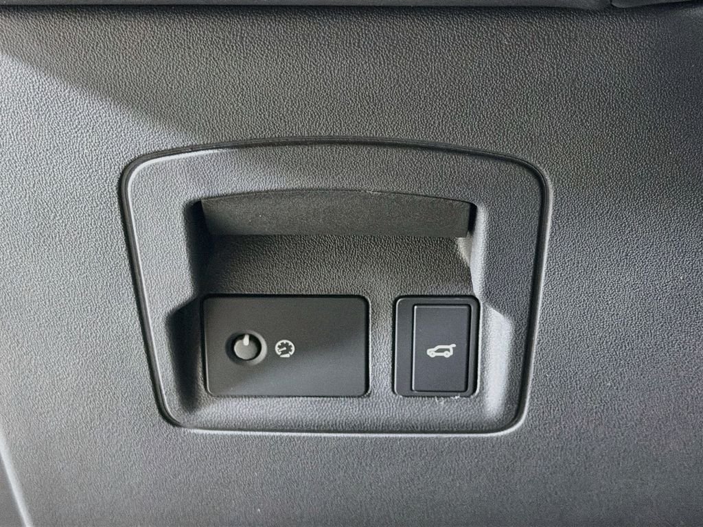 New 2026 Varesine Blue Land Rover S image 10