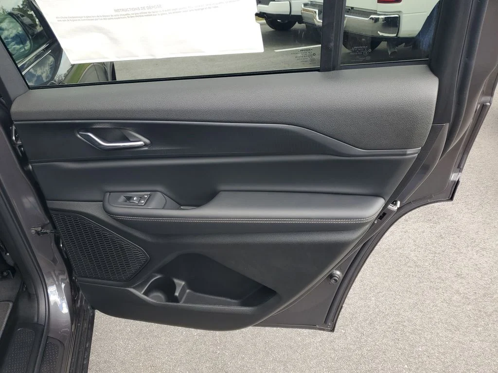 New 2025 Baltic Gray Metallic Clear-Coat Exterior Paint Jeep Altitude X image 30