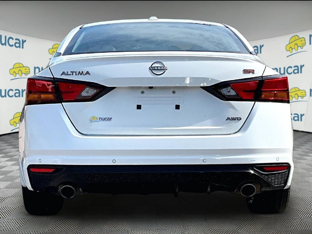 Certified Used 2024 White Nissan 2.5 SR image 5