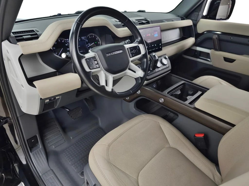 Used 2023 Black Land Rover S image 16