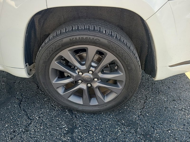 Used 2019 White Jeep High Altitude image 9