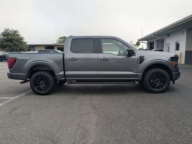 New 2026 Carbonized Gray Metallic Ford XLT image 2