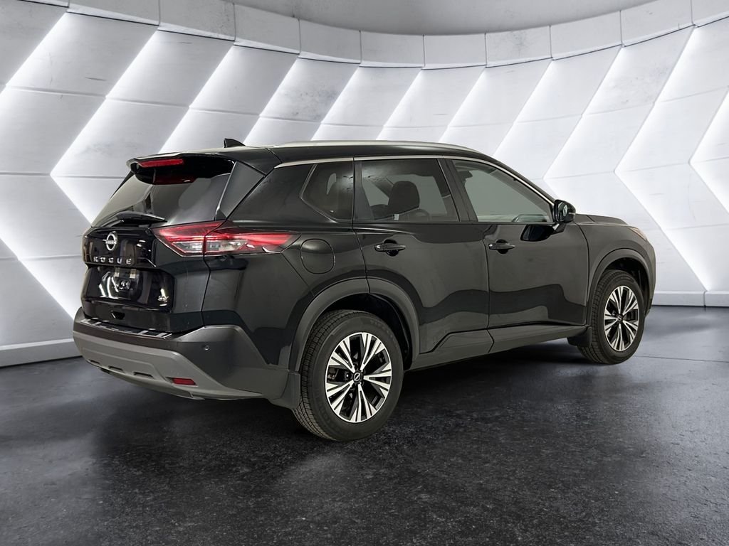 Used 2022 Black Nissan SV image 4