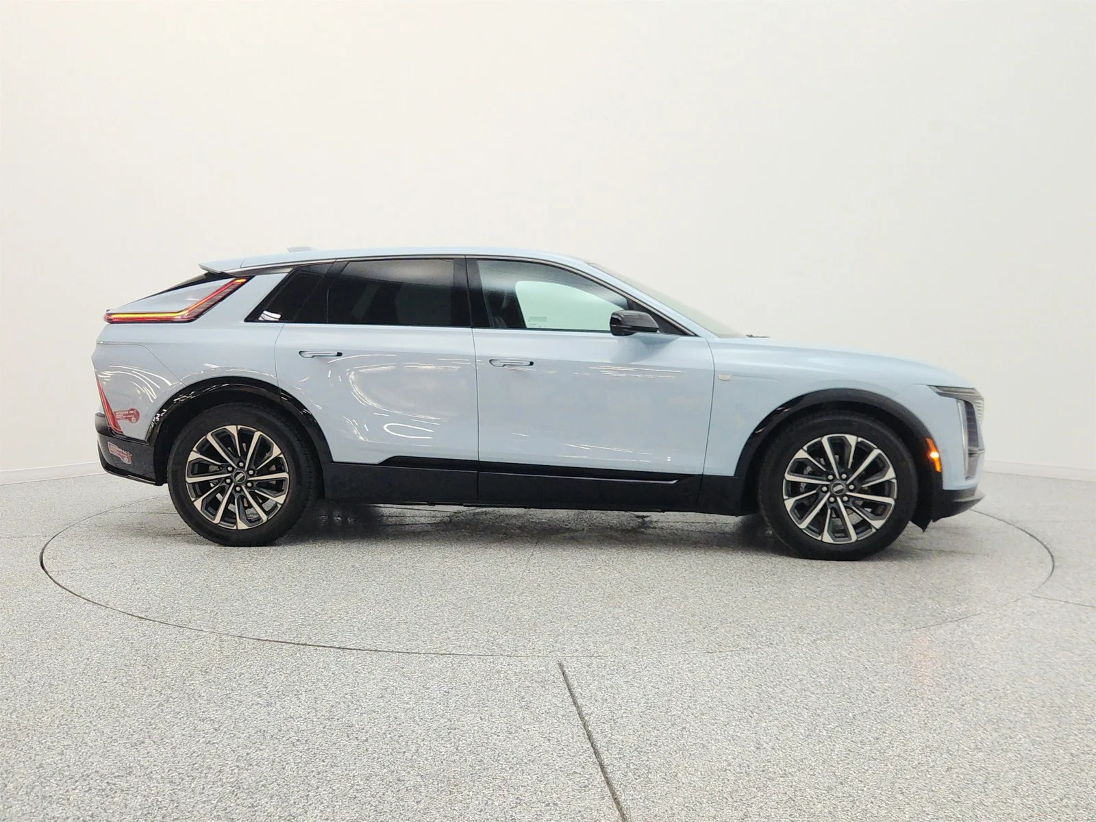 Used 2024 Nimbus Metallic Cadillac Sport image 4