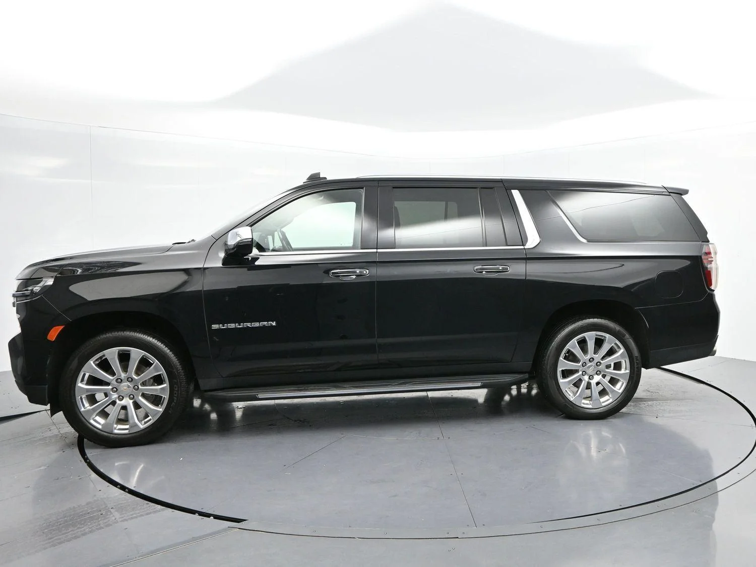 Used 2021 BLACK Chevrolet Premier image 4