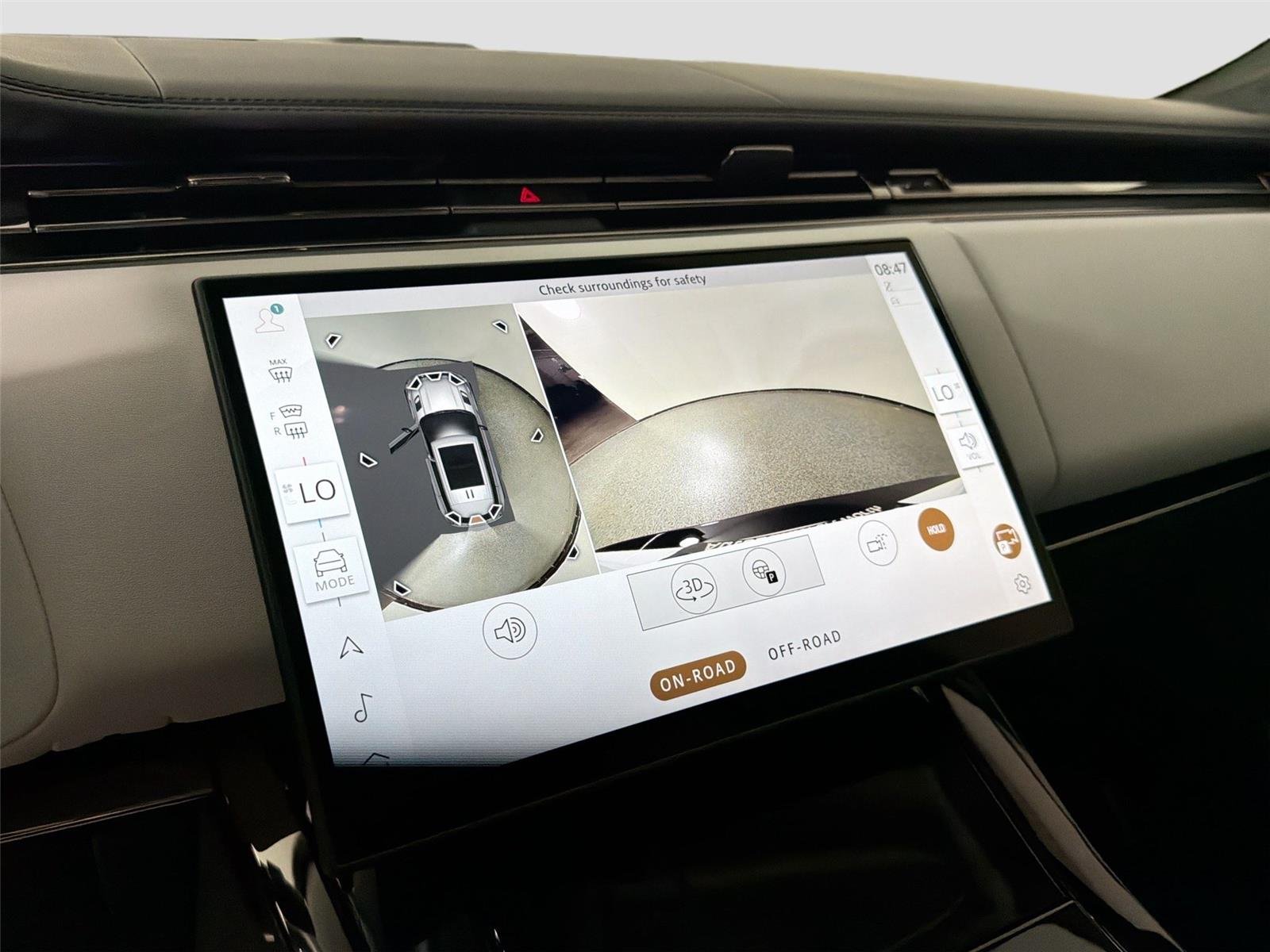 New 2026 OSTUNI PEARL WHITE Land Rover SV image 13