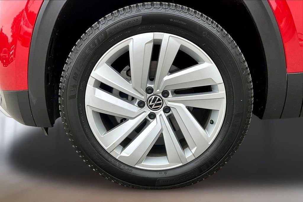 Used 2021 Red Metallic Volkswagen SEL image 34