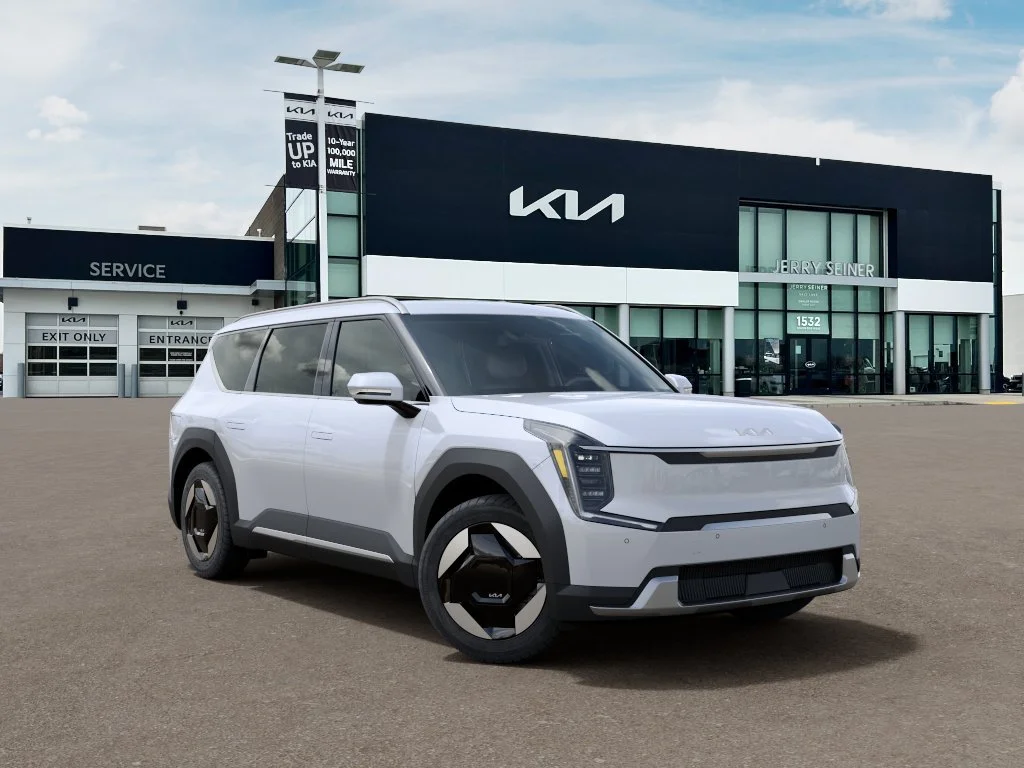 New 2026 Glacial White Pearl Kia Wind image 8